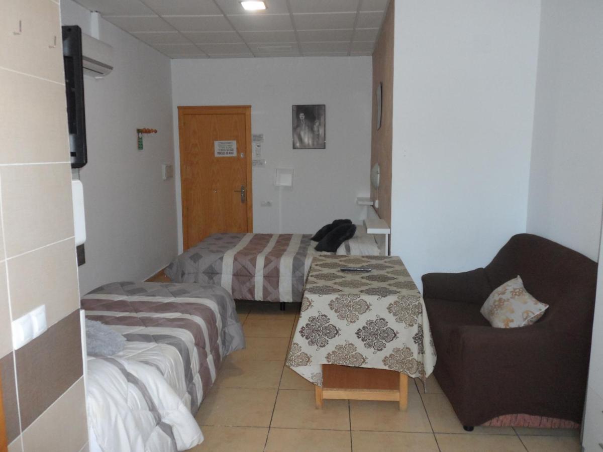 Hostal Via Del Caminante Madrigalejo Екстер'єр фото