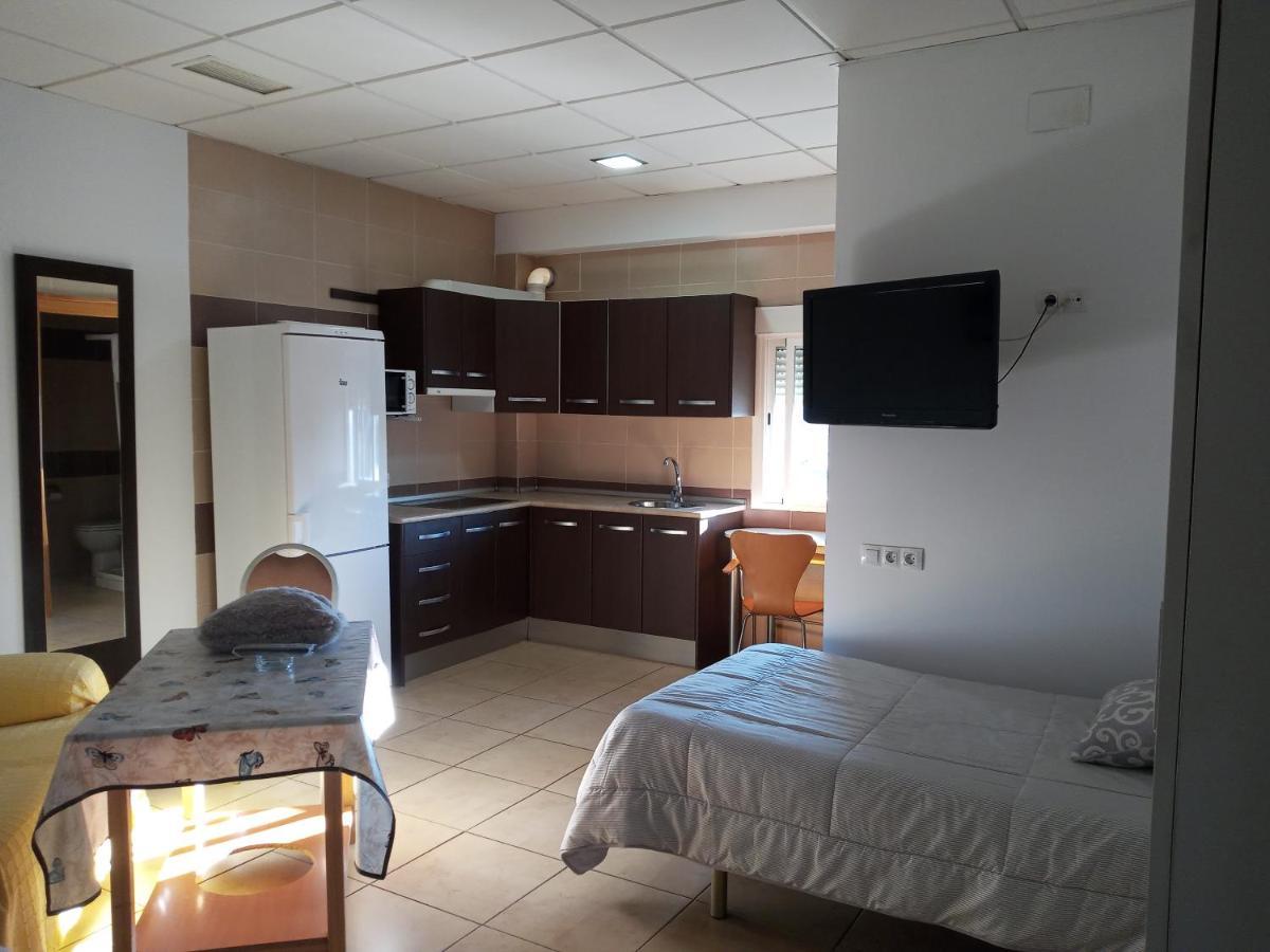Hostal Via Del Caminante Madrigalejo Екстер'єр фото