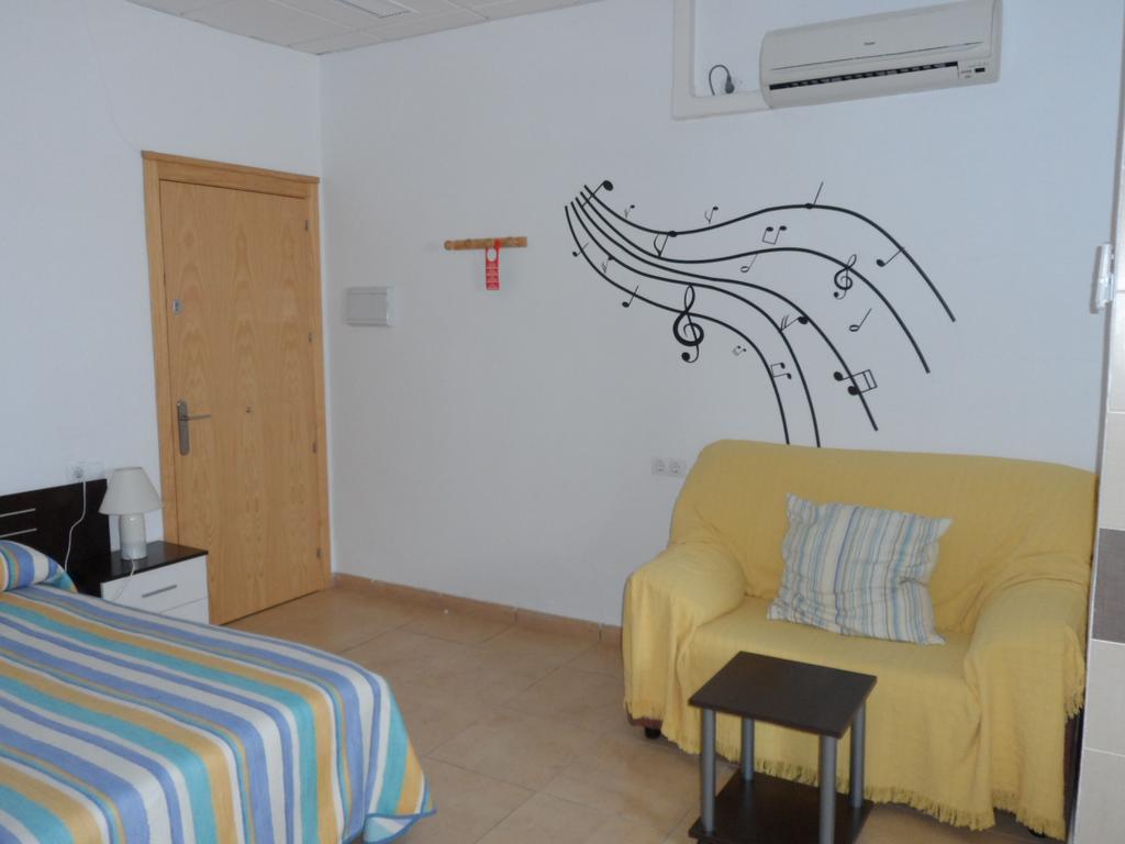 Hostal Via Del Caminante Madrigalejo Екстер'єр фото