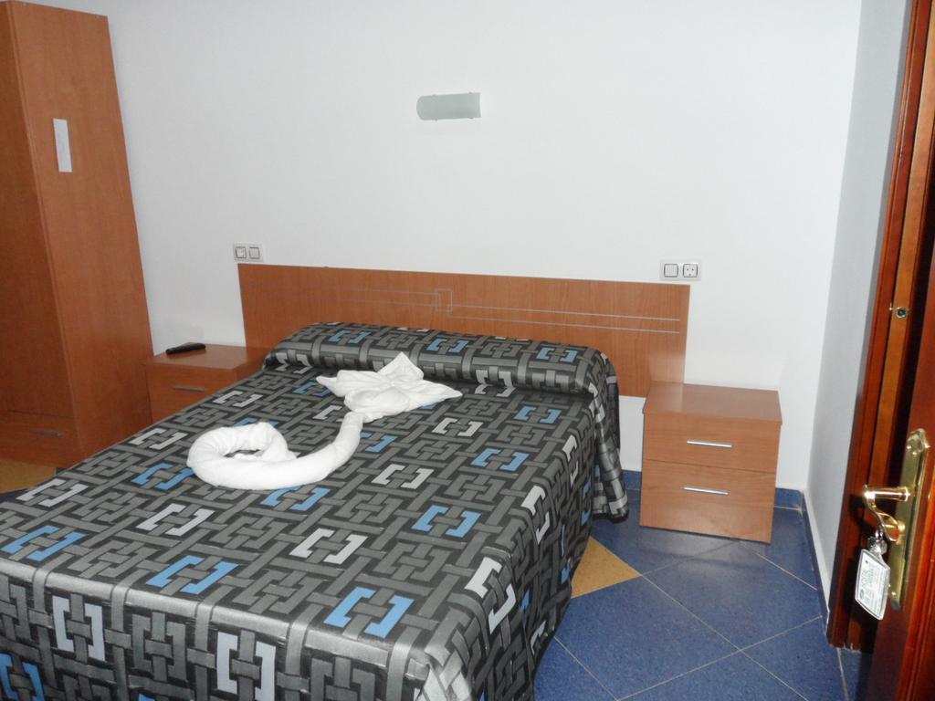Hostal Via Del Caminante Madrigalejo Екстер'єр фото