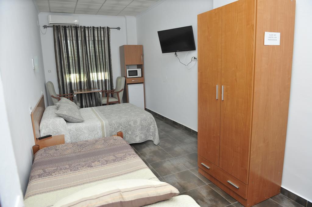 Hostal Via Del Caminante Madrigalejo Екстер'єр фото