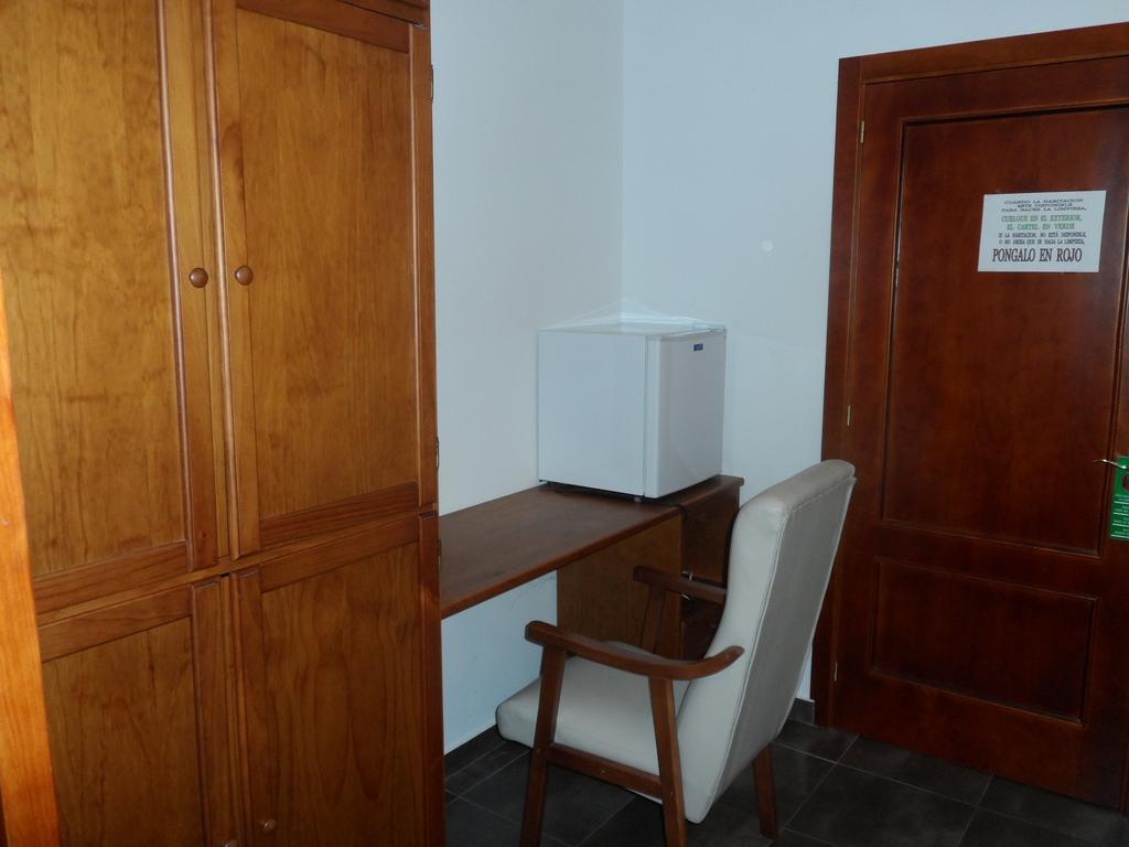 Hostal Via Del Caminante Madrigalejo Екстер'єр фото