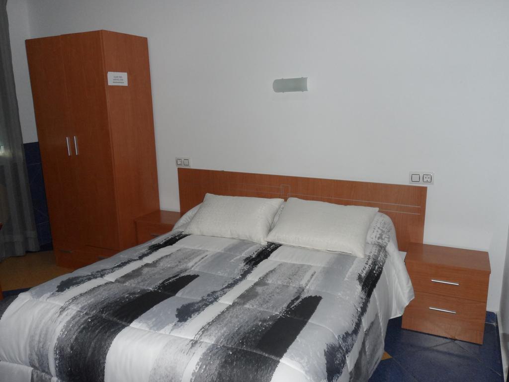 Hostal Via Del Caminante Madrigalejo Екстер'єр фото