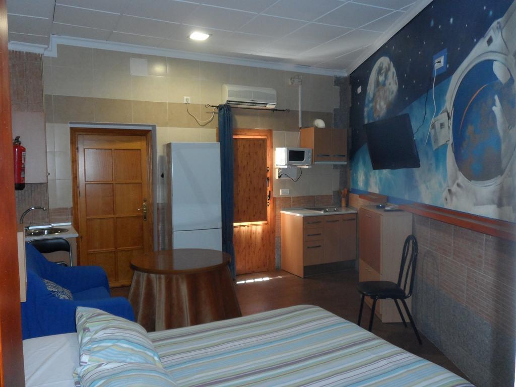 Hostal Via Del Caminante Madrigalejo Екстер'єр фото
