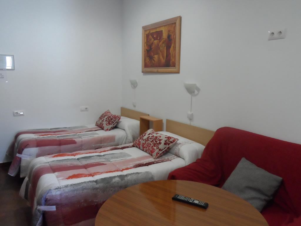 Hostal Via Del Caminante Madrigalejo Екстер'єр фото