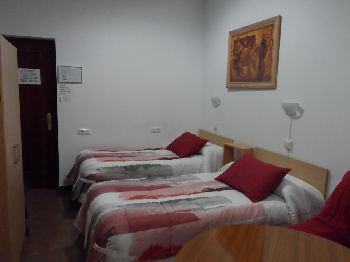 Hostal Via Del Caminante Madrigalejo Екстер'єр фото